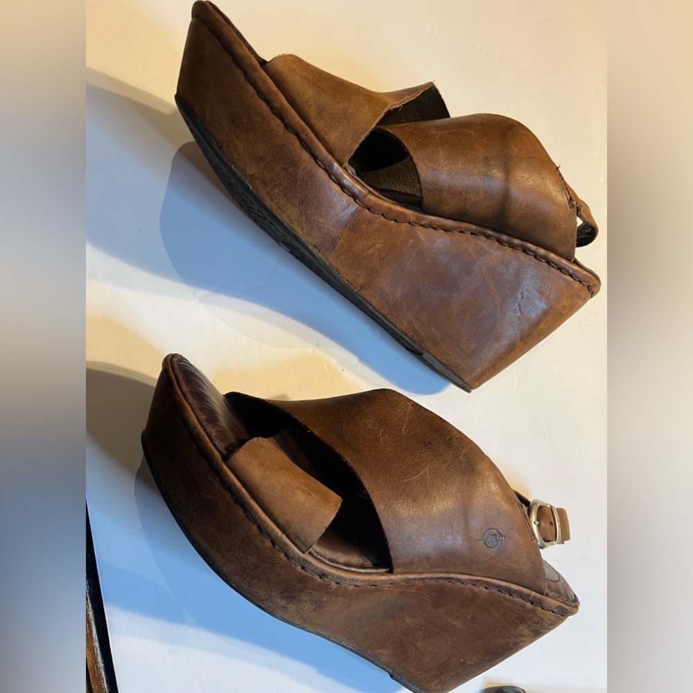 Børn leather wedge sandal, comfortable stylish! Great with dresses and jeans